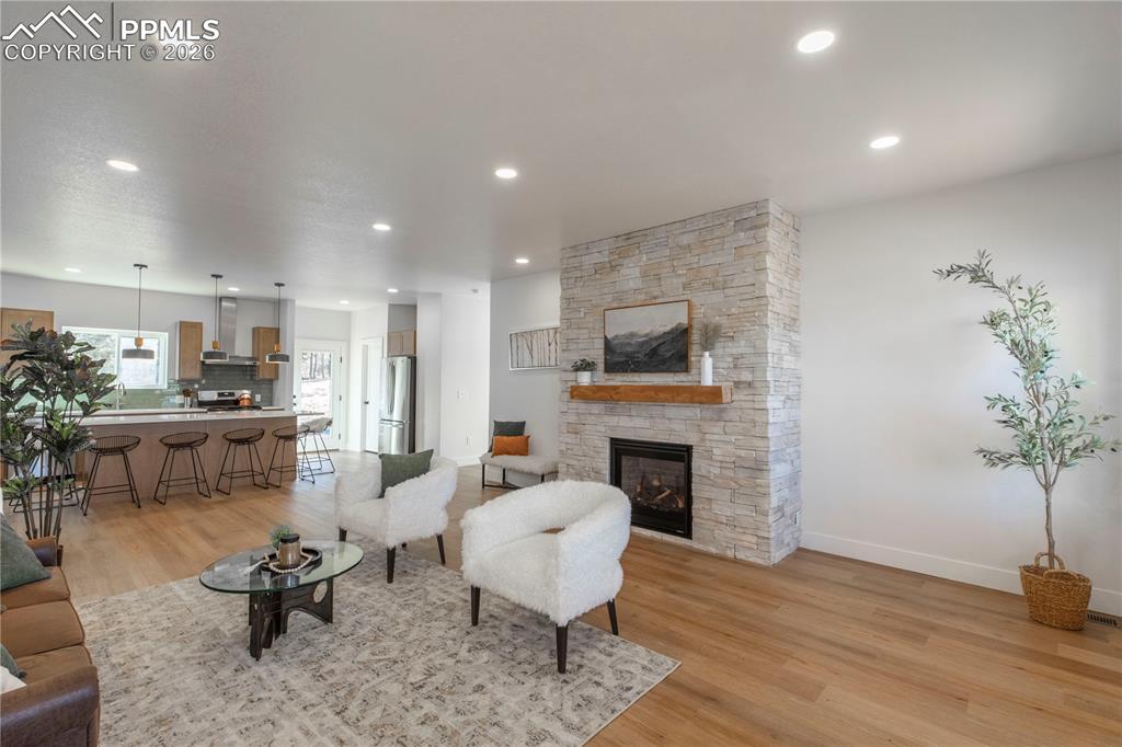 Image 4 of 30: Great Room