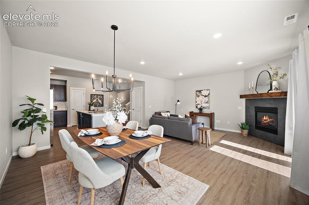 Image 10 of 44: Dining Area