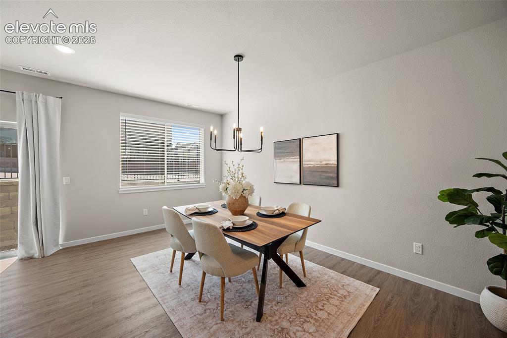 Image 9 of 44: Dining Area