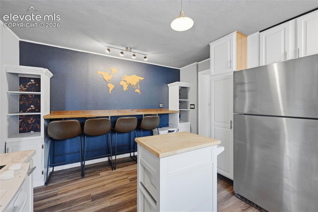 Image 9 of 31: Kitchen