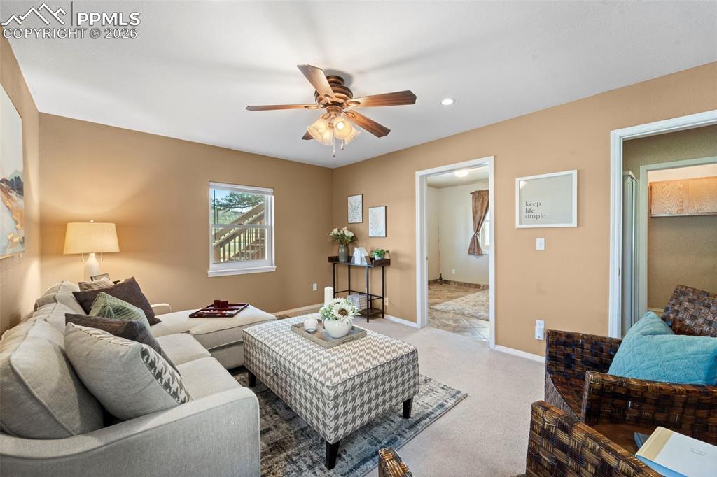 Image 31 of 50: Living Room