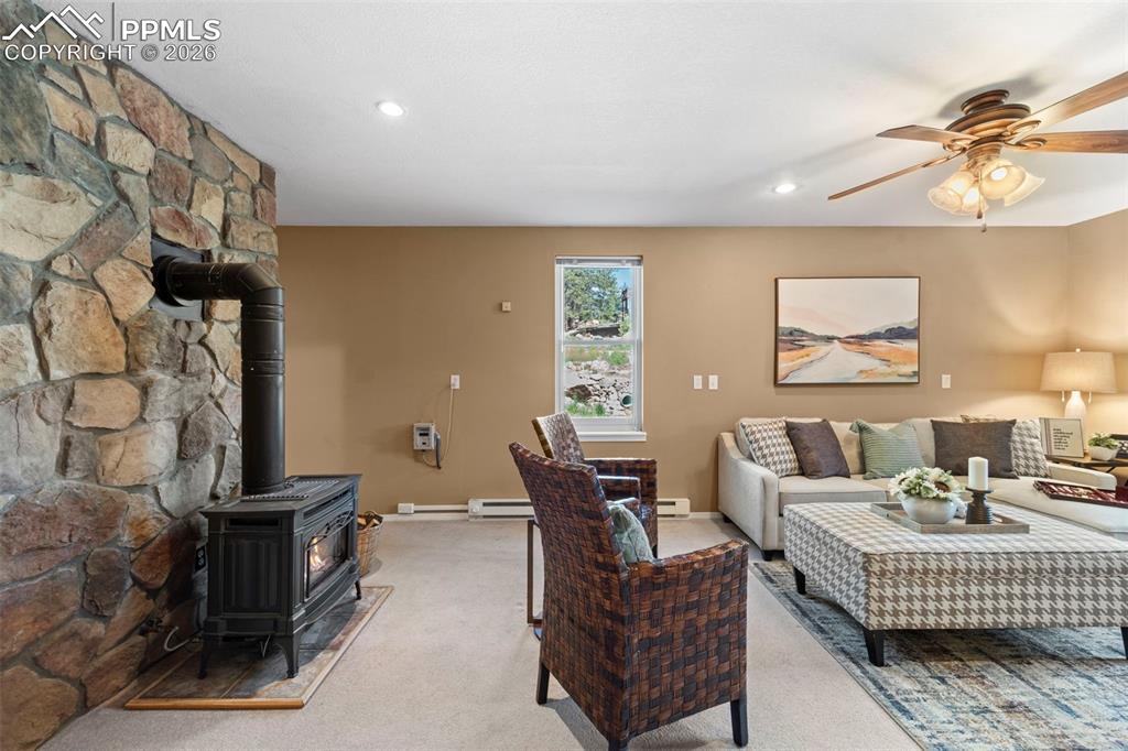 Image 32 of 50: Living Room