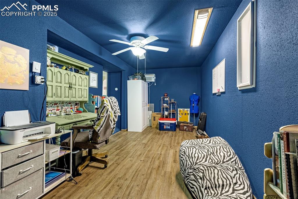 Image 15 of 35: Office