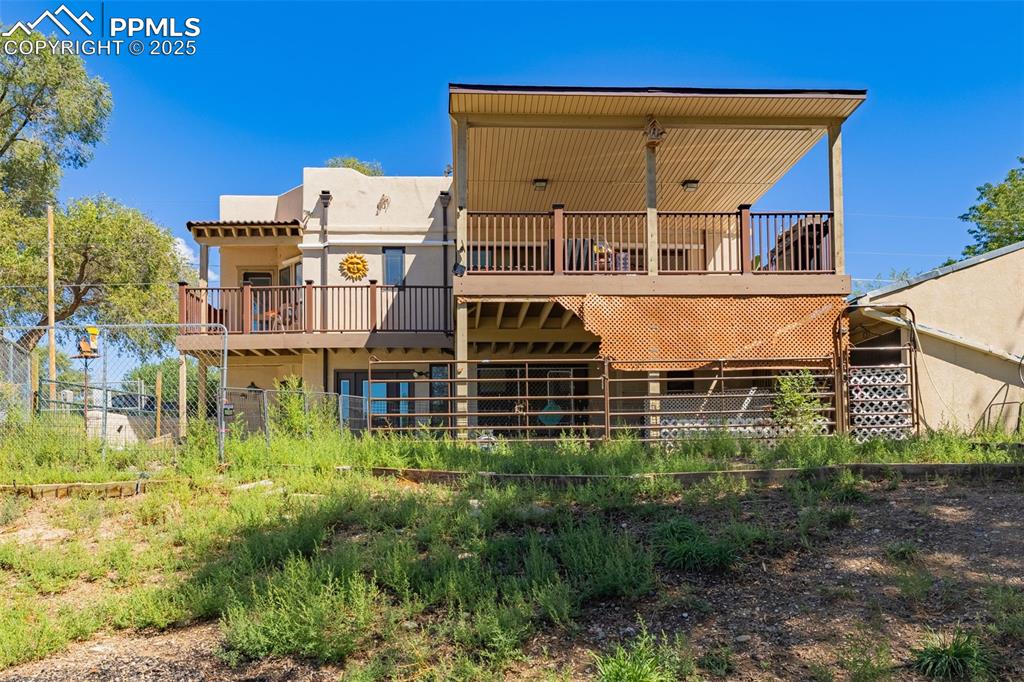 Image 22 of 35: Back of Structure