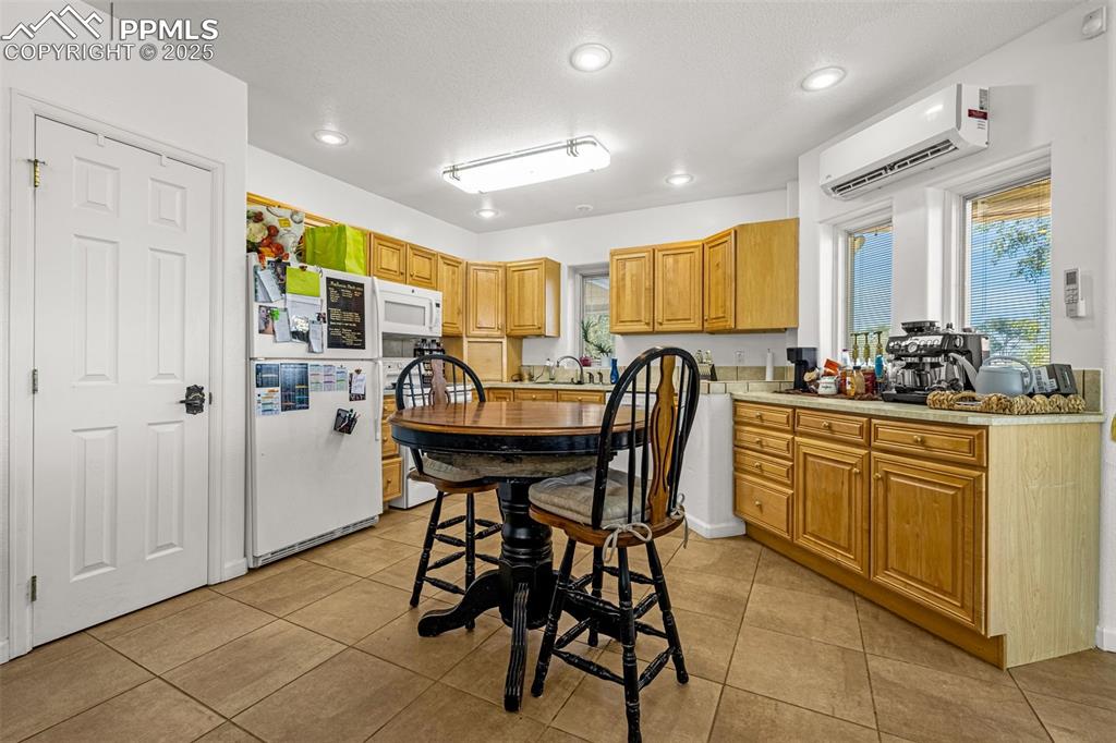 Image 6 of 35: Kitchen