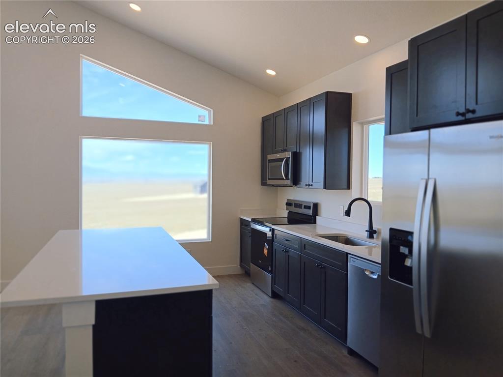 Image 12 of 33: Kitchen