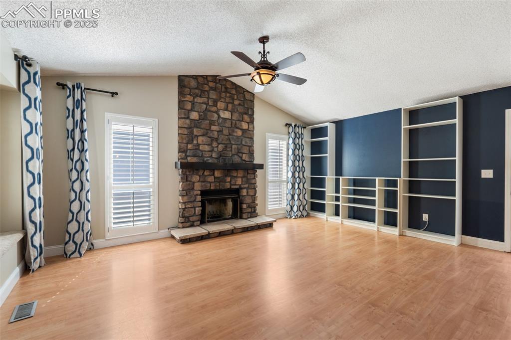 Image 4 of 49: Living Room