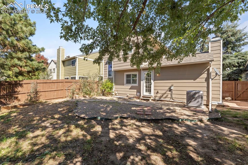 Image 41 of 49: Back of Structure