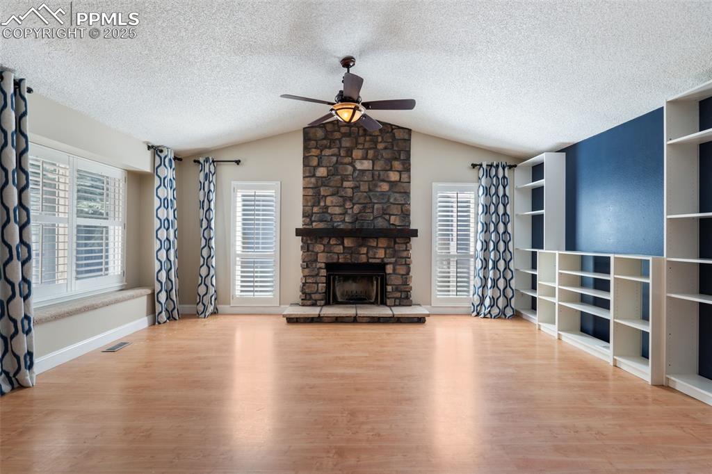 Image 6 of 49: Living Room