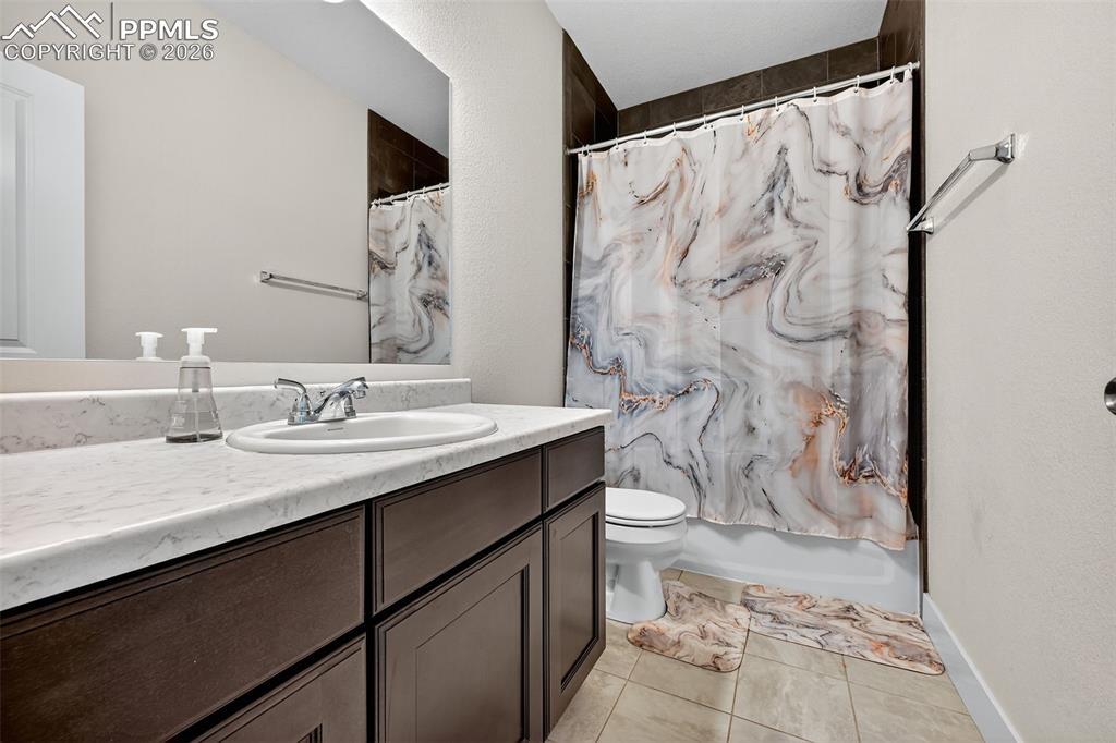 Image 6 of 39: Bathroom