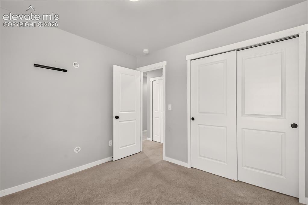 Image 16 of 36: Bedroom