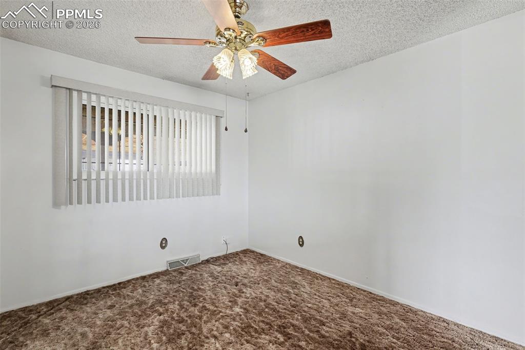 Image 12 of 49: Dining Area