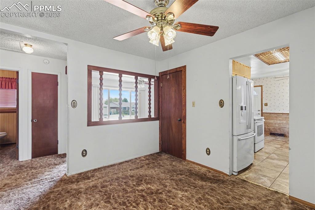 Image 13 of 49: Dining Room