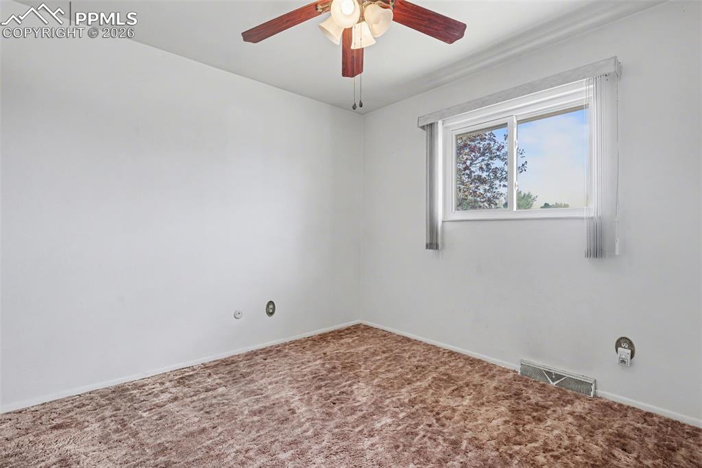 Image 19 of 49: Bedroom