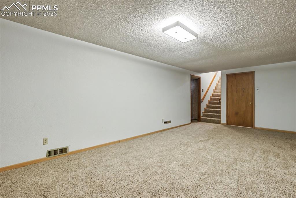 Image 29 of 49: Family Room