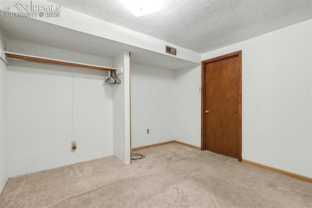 Image 31 of 49: Bedroom