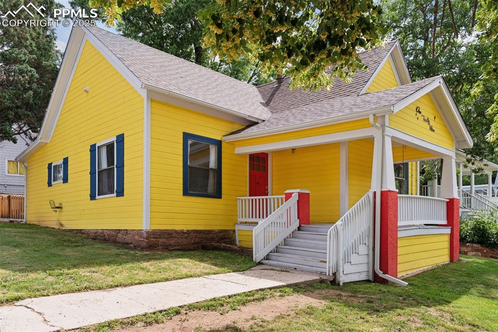 Image 39 of 48: - friendly front porch