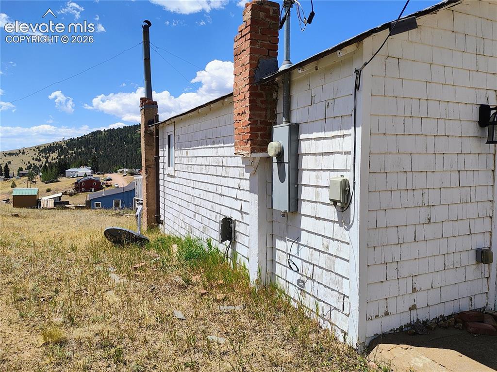 Image 2 of 8: Side of Structure