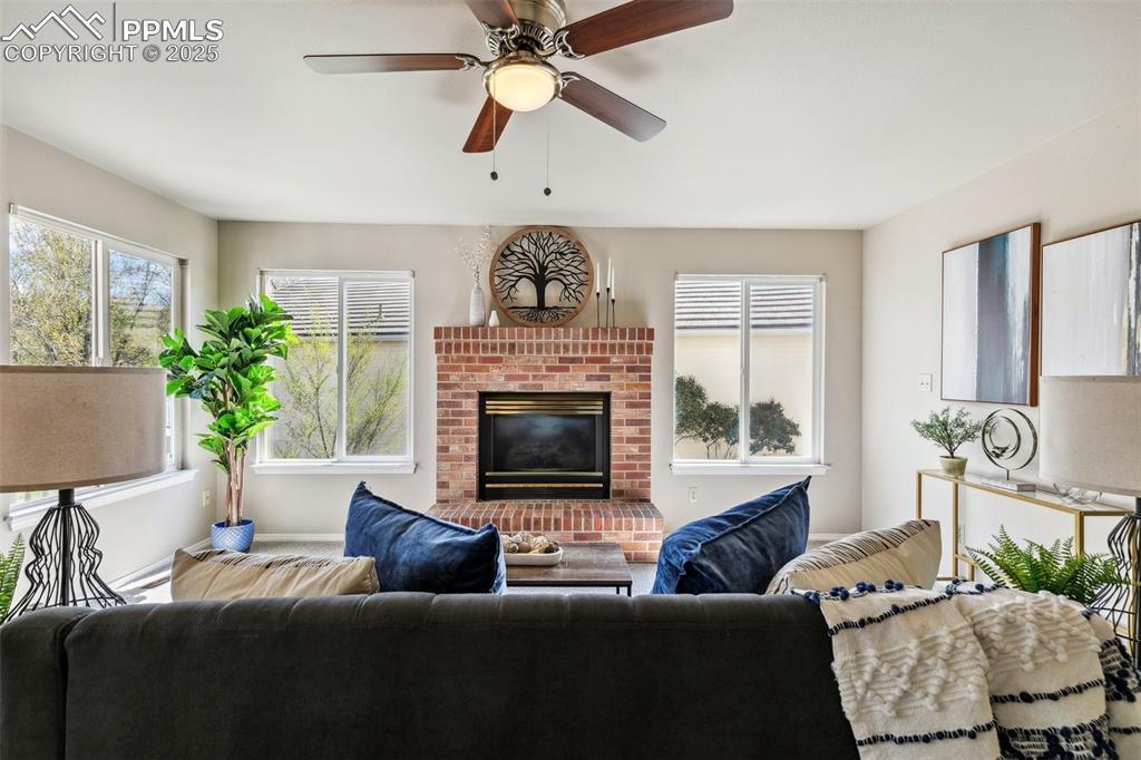 Image 12 of 44: Great Room