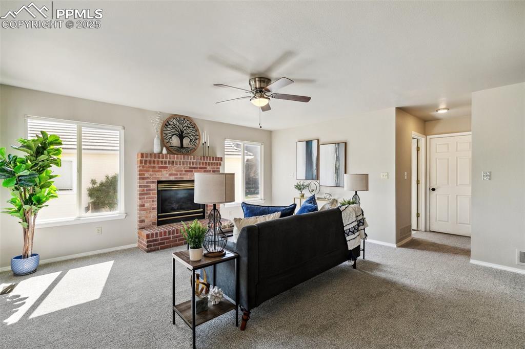 Image 13 of 44: Great Room