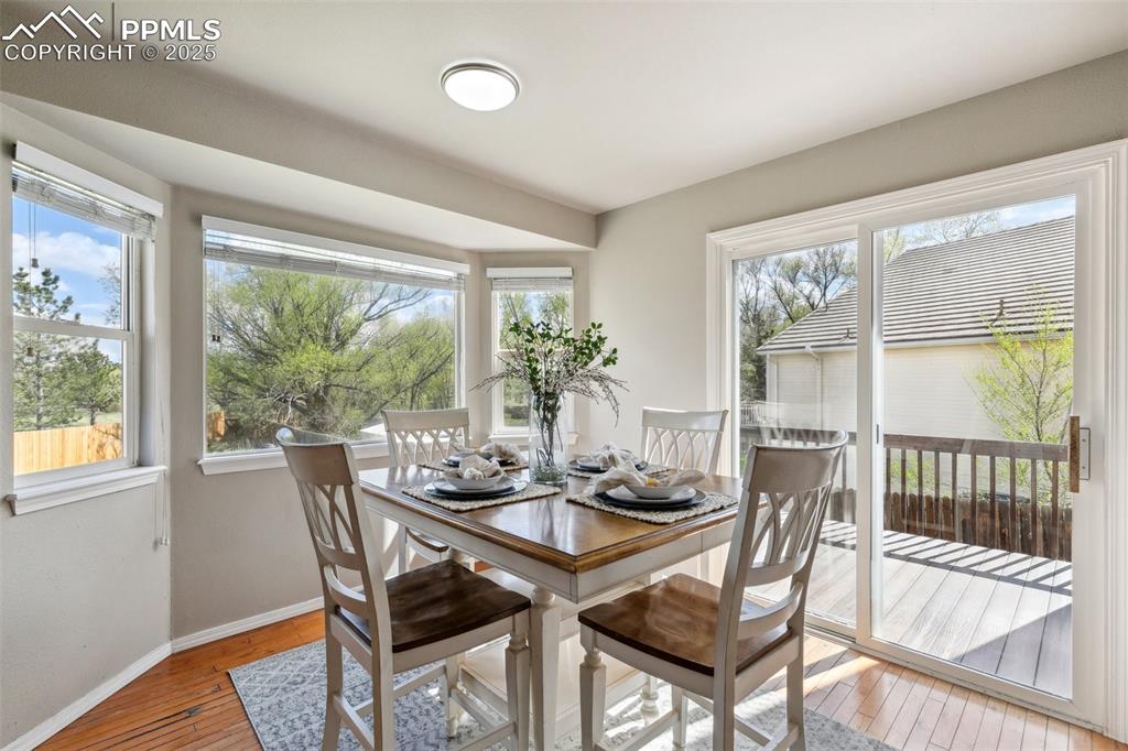 Image 14 of 44: Dining Area