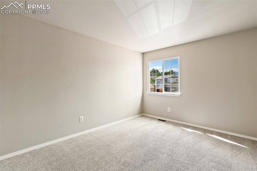 Image 30 of 44: Bedroom