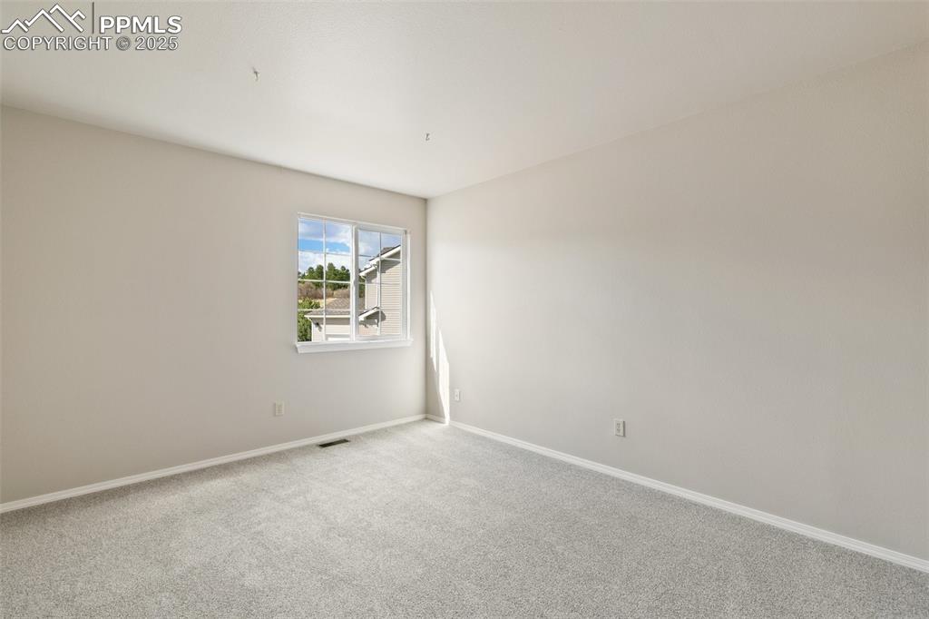 Image 31 of 44: Bedroom