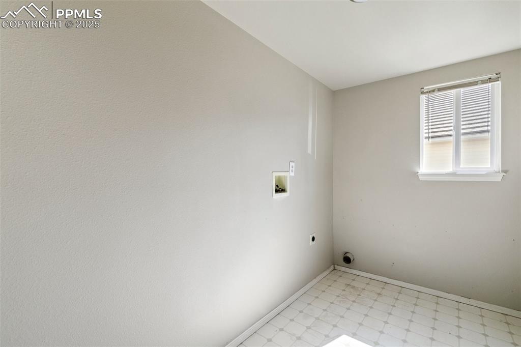 Image 38 of 44: Laundry