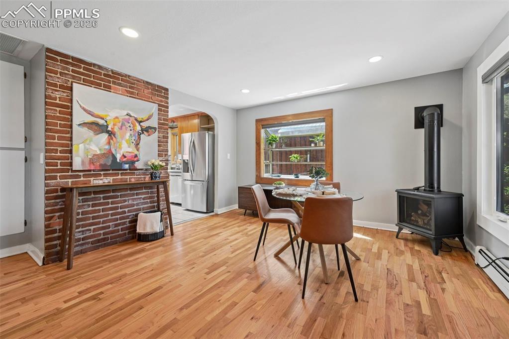 Image 3 of 40: Dining Area