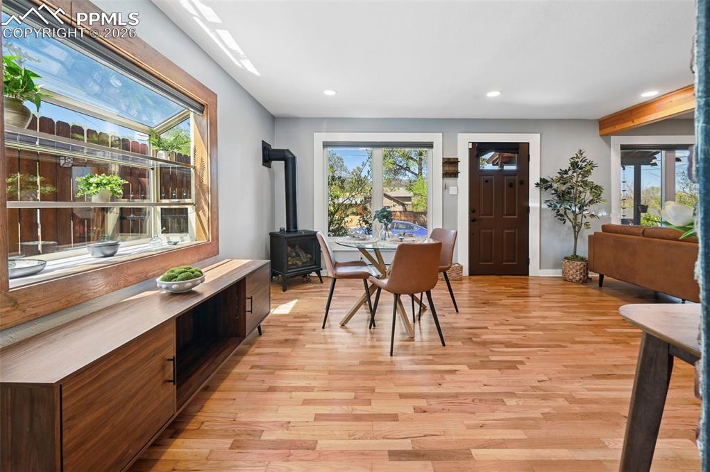 Image 7 of 40: Dining Area