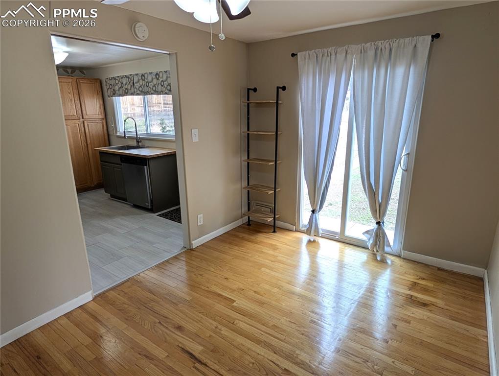 Image 14 of 41: Dining Area