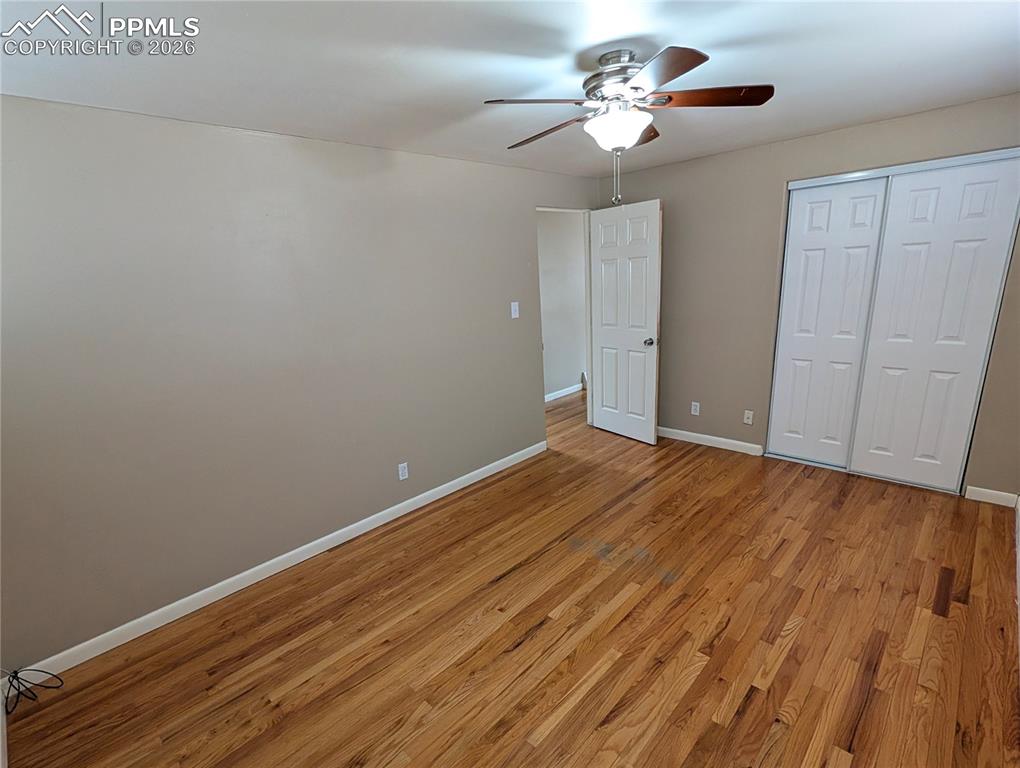 Image 23 of 41: Bedroom