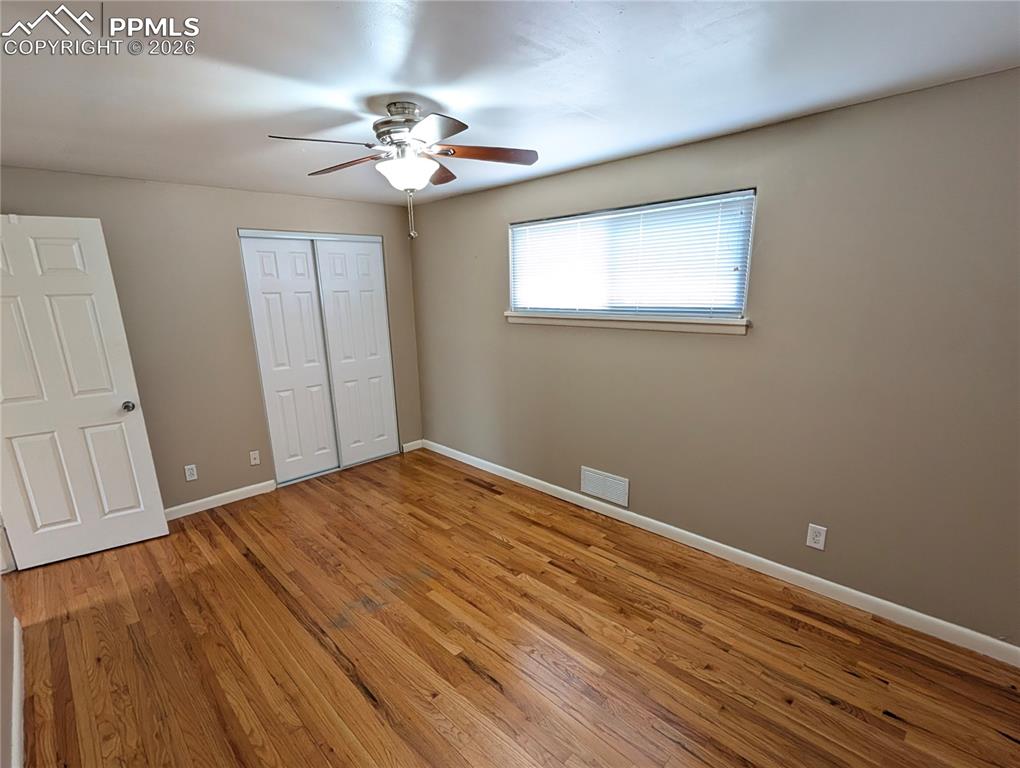 Image 24 of 41: Bedroom