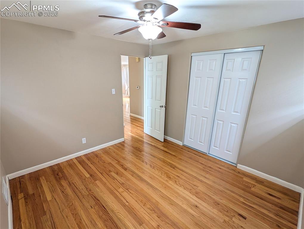 Image 27 of 41: Bedroom