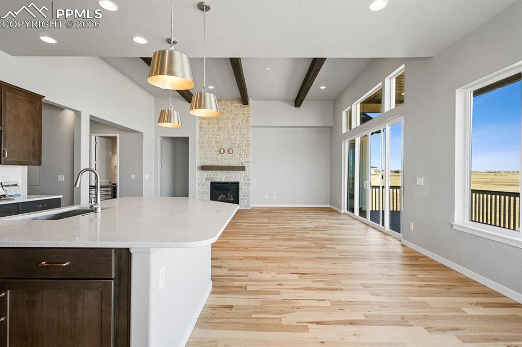 Image 15 of 37: Kitchen