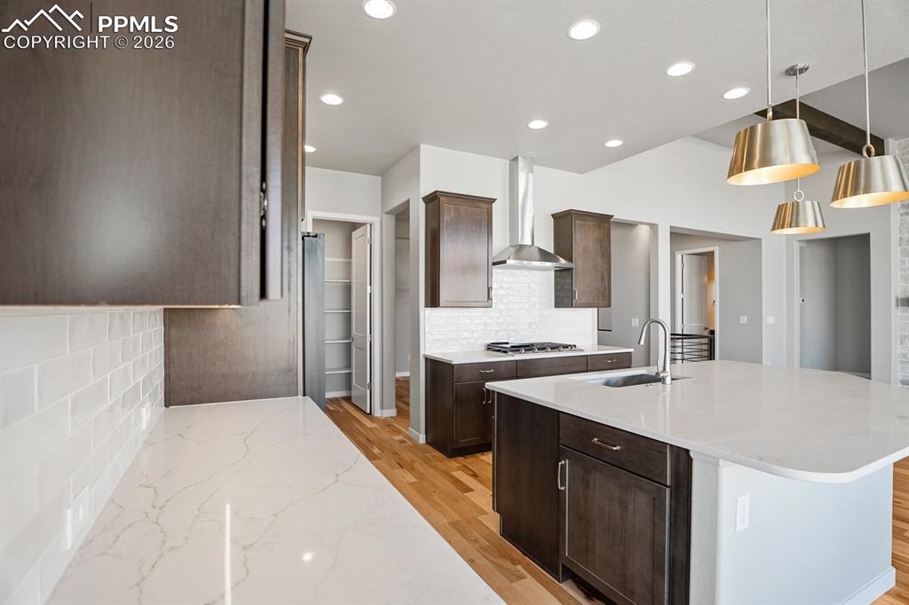 Image 19 of 37: Kitchen