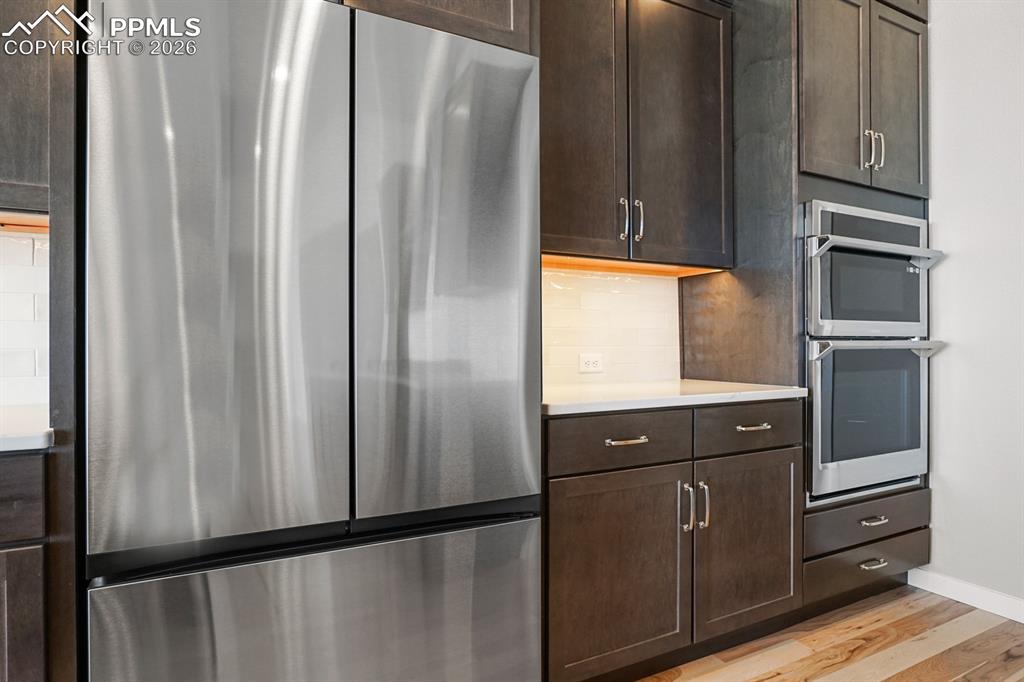 Image 20 of 37: Kitchen