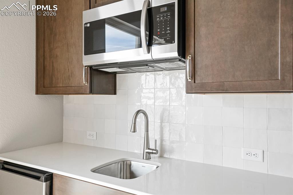 Image 4 of 37: Kitchen