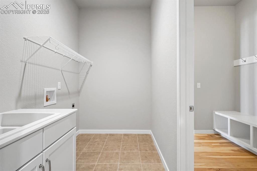 Image 7 of 37: Laundry