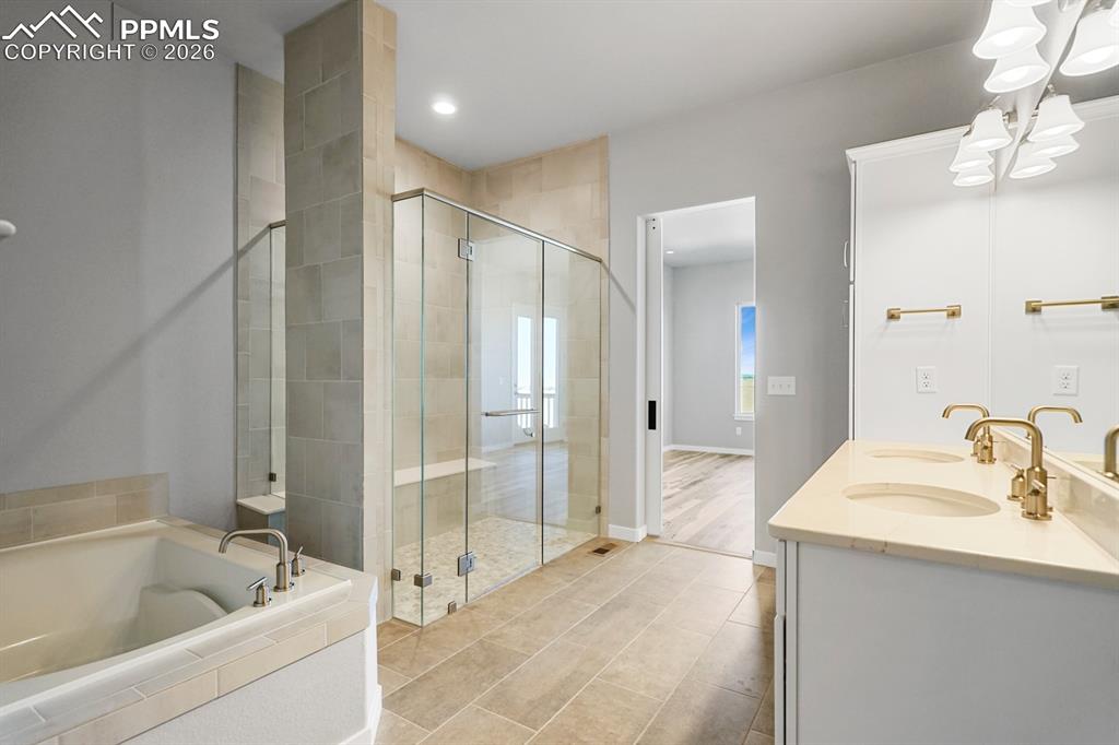 Image 9 of 37: Bathroom