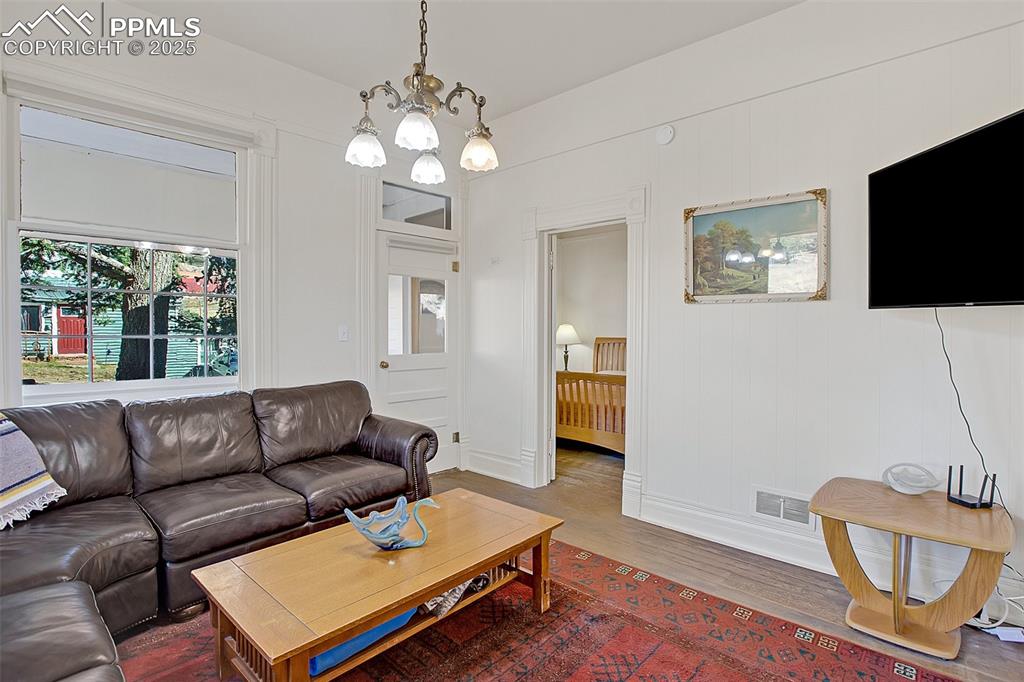 Image 11 of 40: Living Room