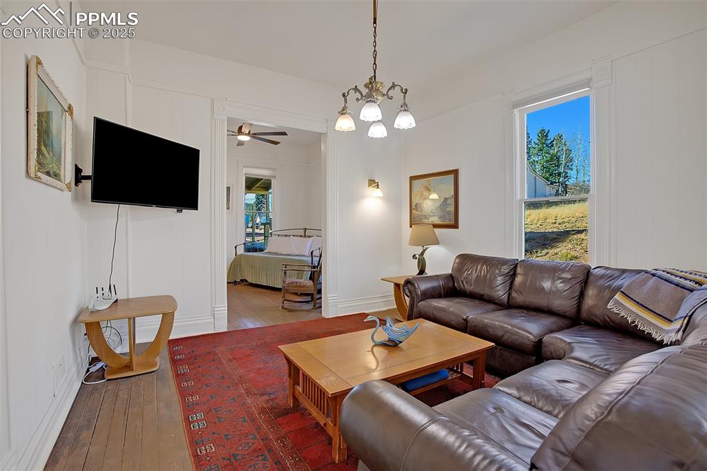 Image 13 of 40: Living Room