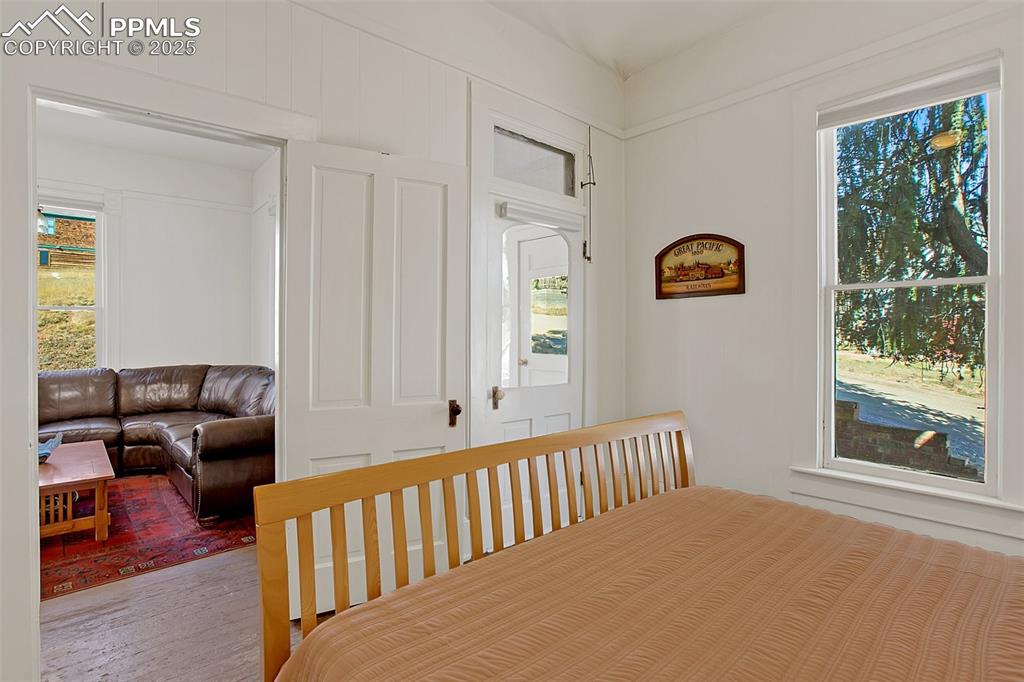 Image 26 of 40: Bedroom