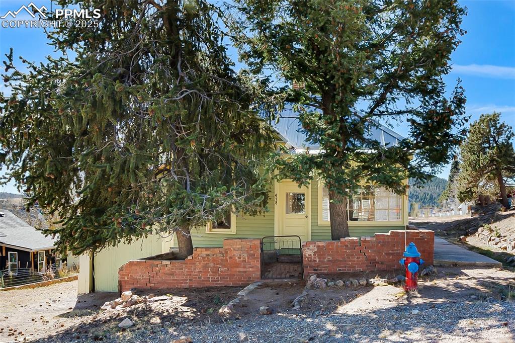 Image 39 of 40: Front of Structure