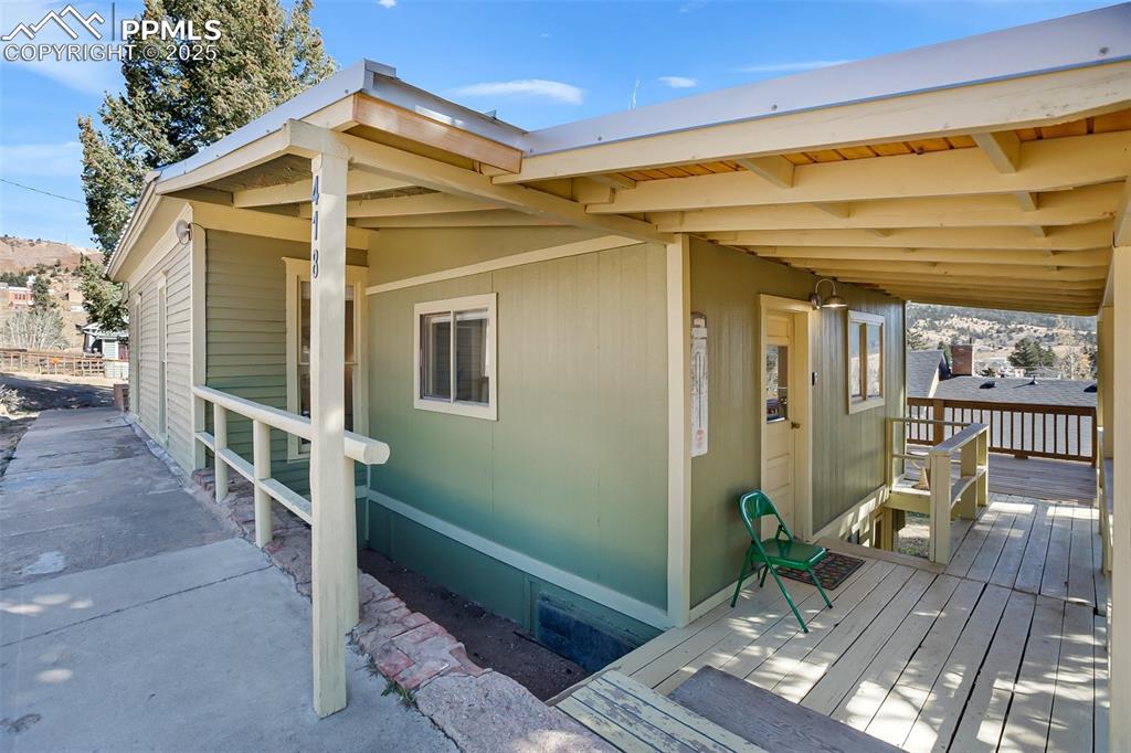 Image 7 of 40: Side of Structure