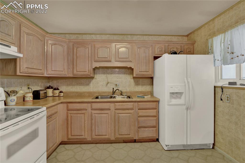 Listing 8717899, Image 10 of 24