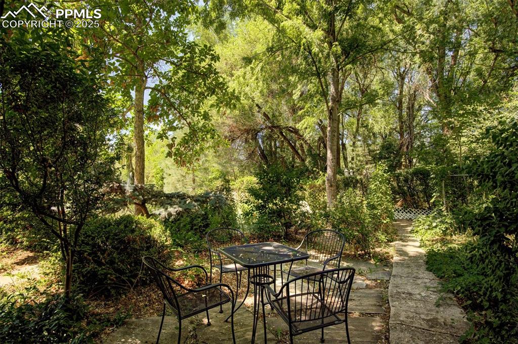 Image 15 of 45: Secret Garden: Sitting Area