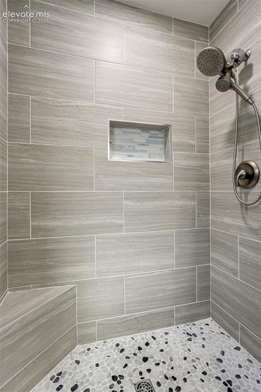 Image 28 of 48: Bathroom