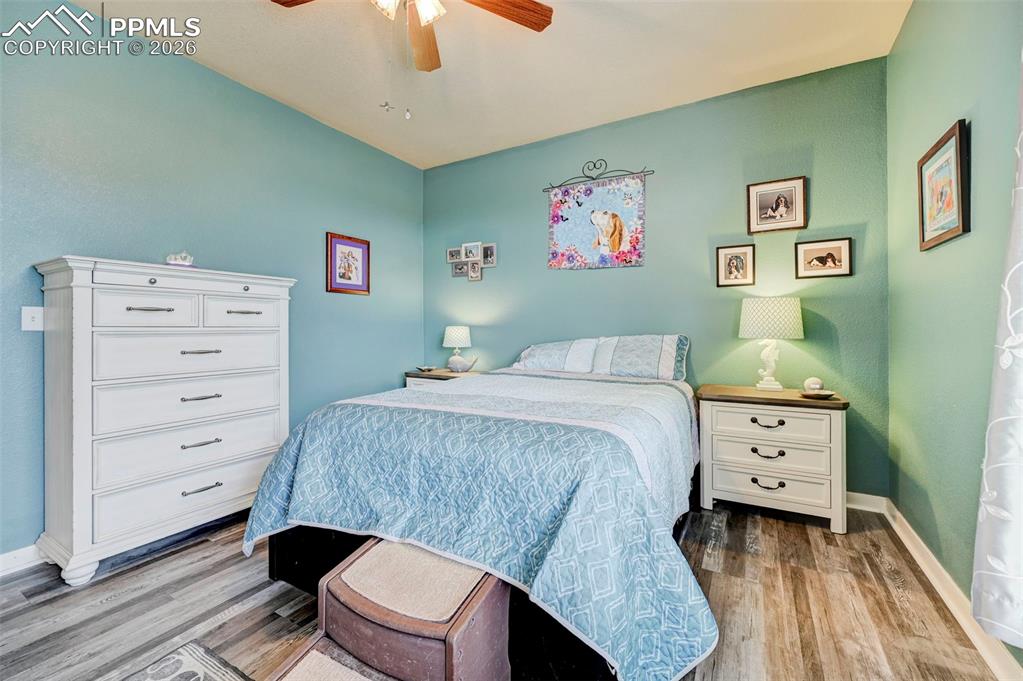 Image 11 of 30: Bedroom