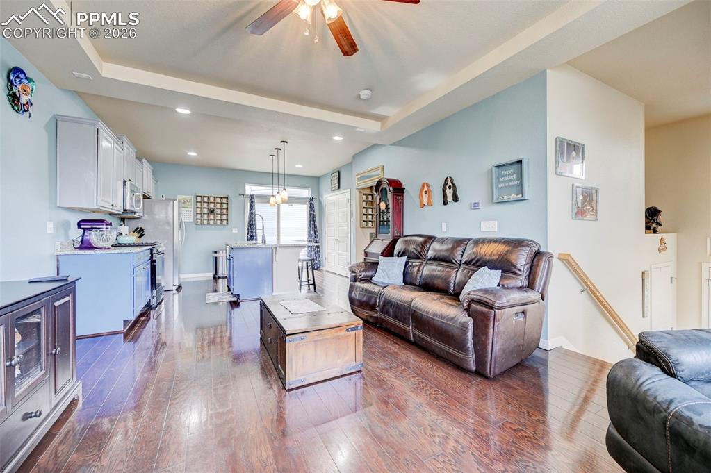 Image 3 of 30: Living Room